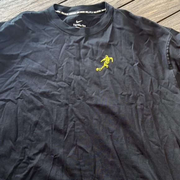 NIKE THE NIKE TEE NIKE FUTBOL T-SHIRT LOOSE FIT MENS XXL - Picture 1 of 6